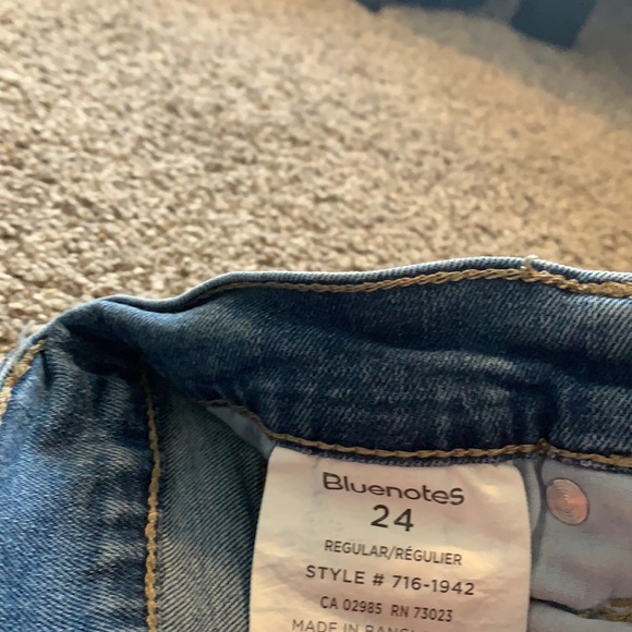 Bluenotes mid rise ripped jeans! - Picture 2 of 3